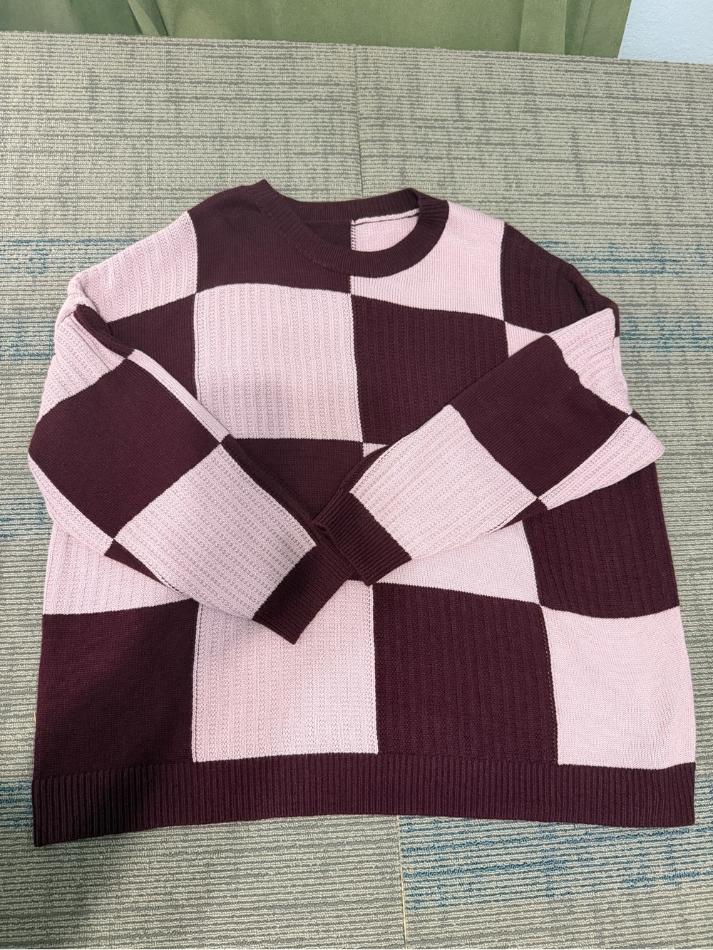 BloomChic Women's Checkerboard Crewneck Sweater - Pink & Burgundy